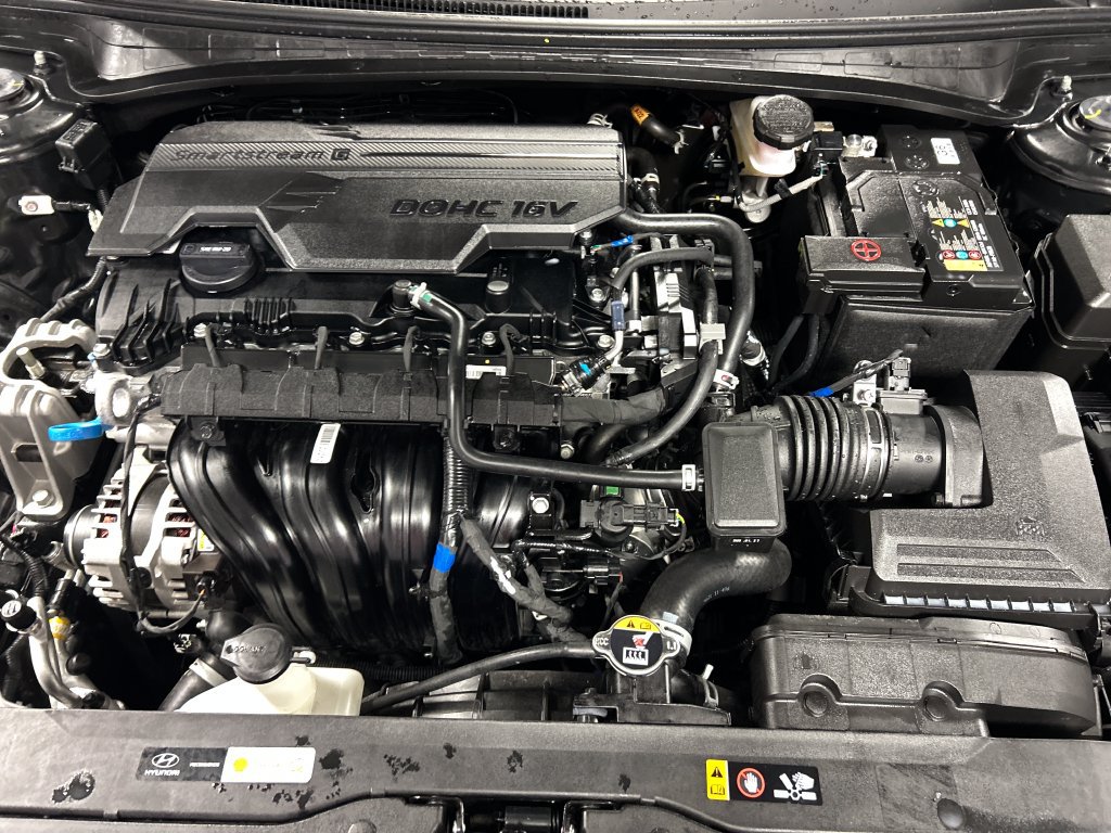 Used 2026 Hyundai Elantra Limited FWD image 25