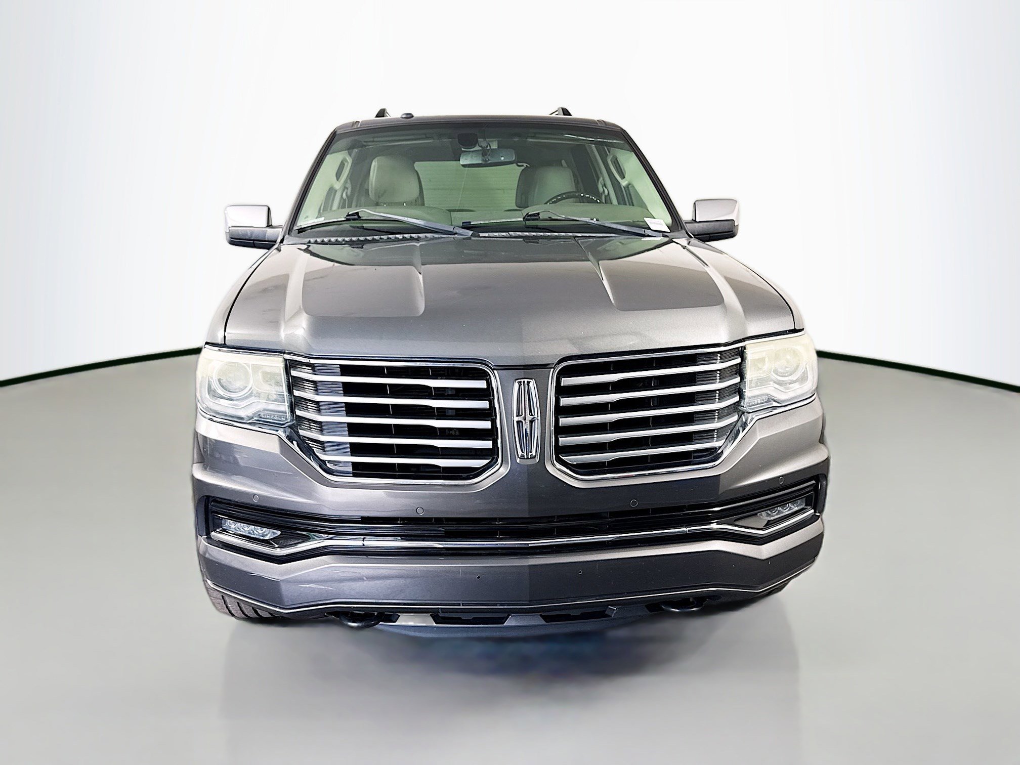 Used 2015 Lincoln Navigator 2WD image 2
