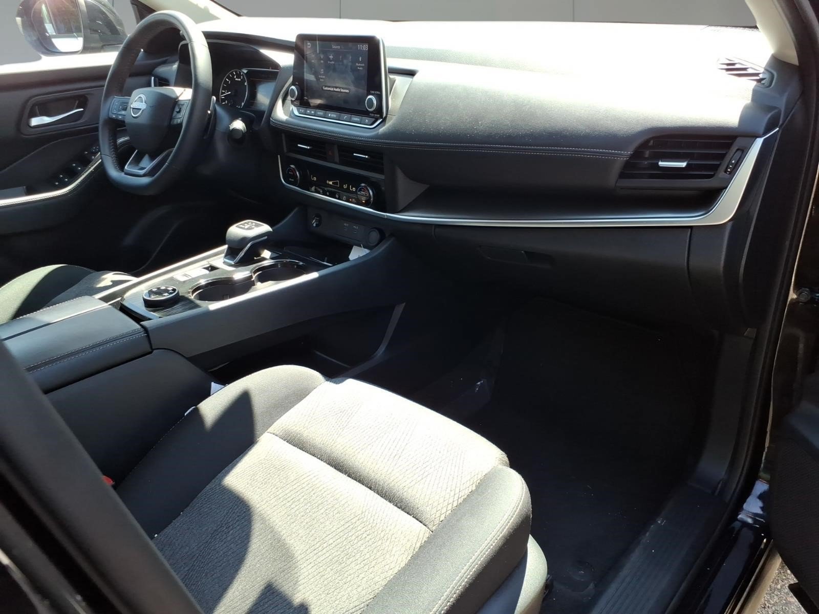 Used 2026 Nissan Rogue SV AWD/4WD image 7