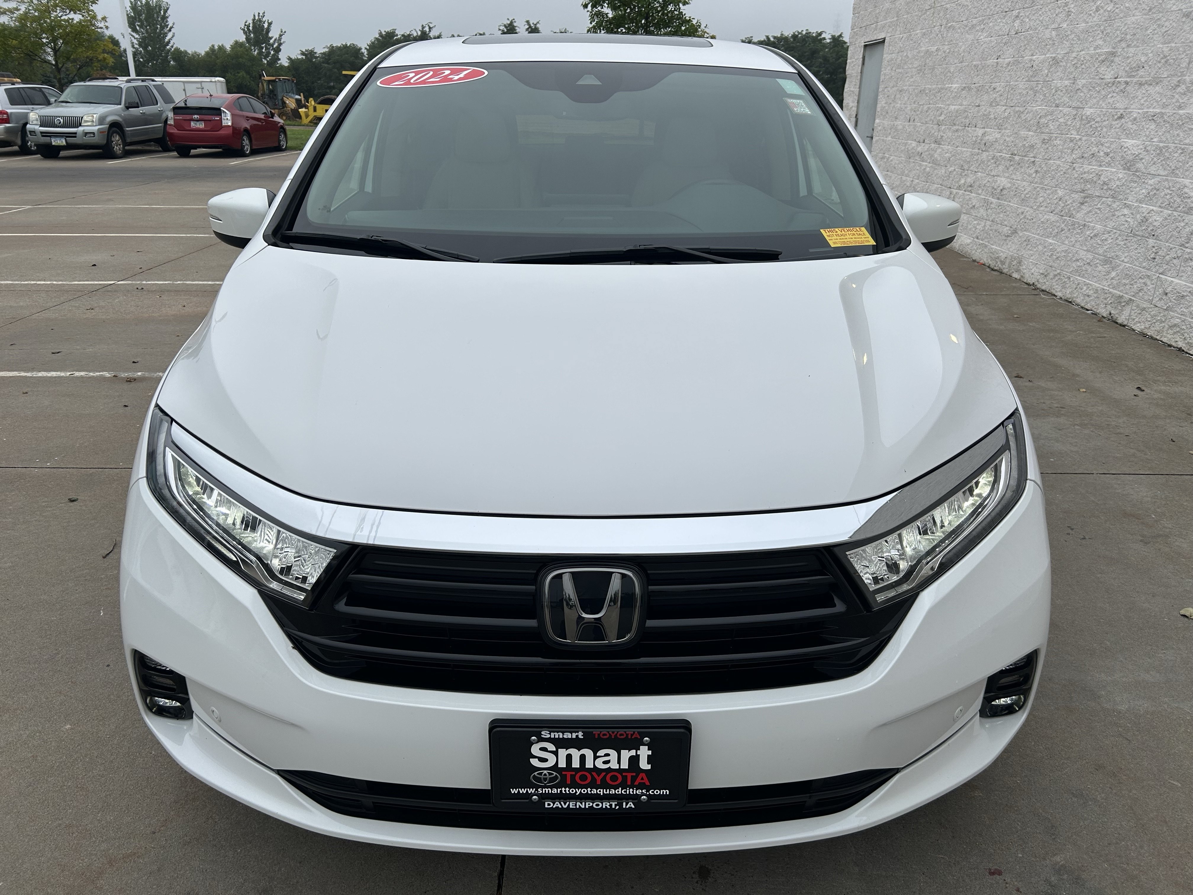 Used 2024 Honda Odyssey Touring image 2