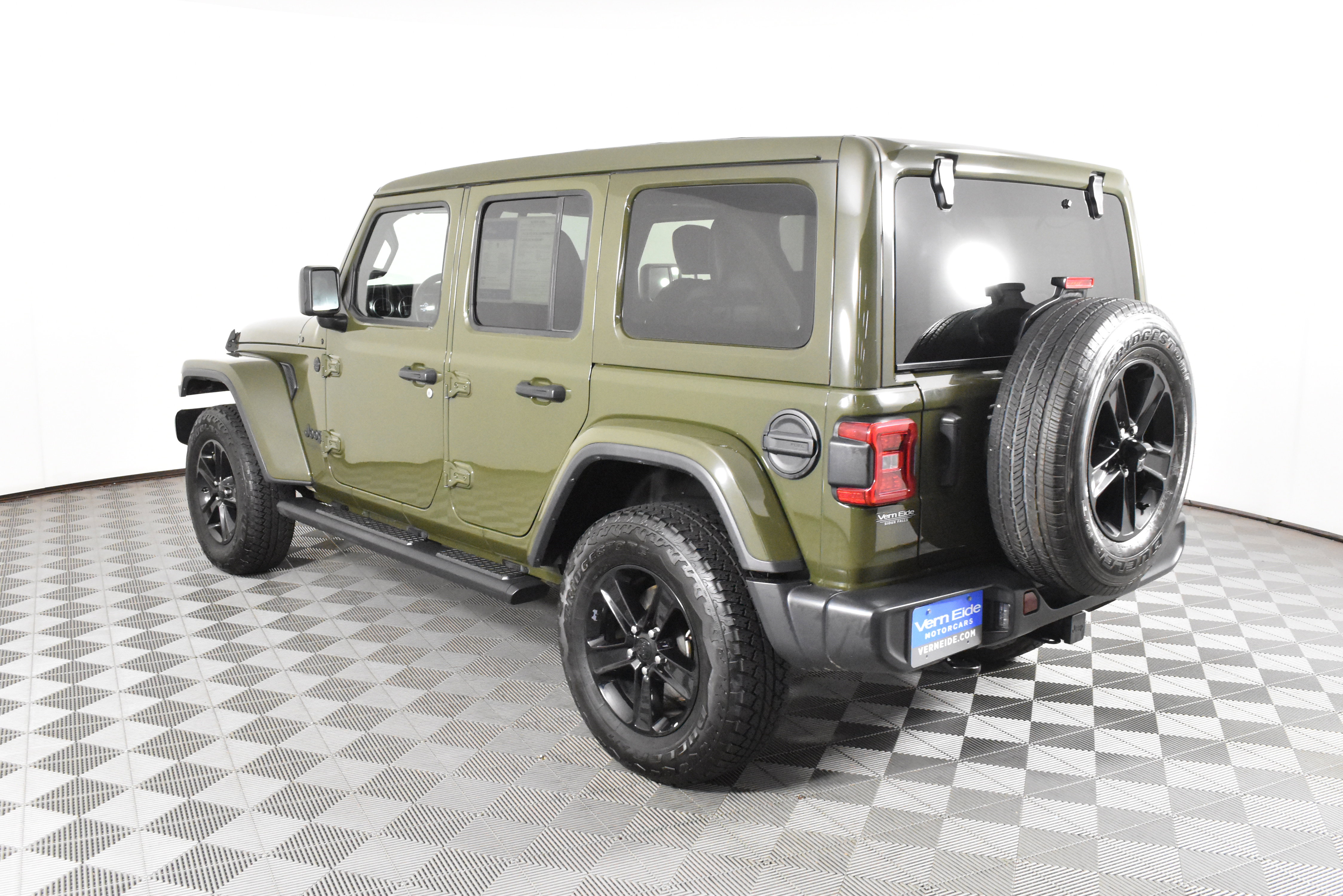 Used 2020 Jeep Wrangler Unlimited Sahara image 8
