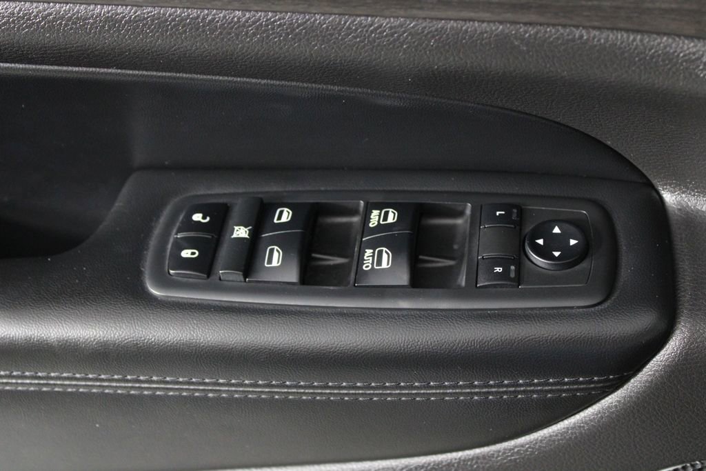 Used 2018 Jeep Grand Cherokee Altitude image 23