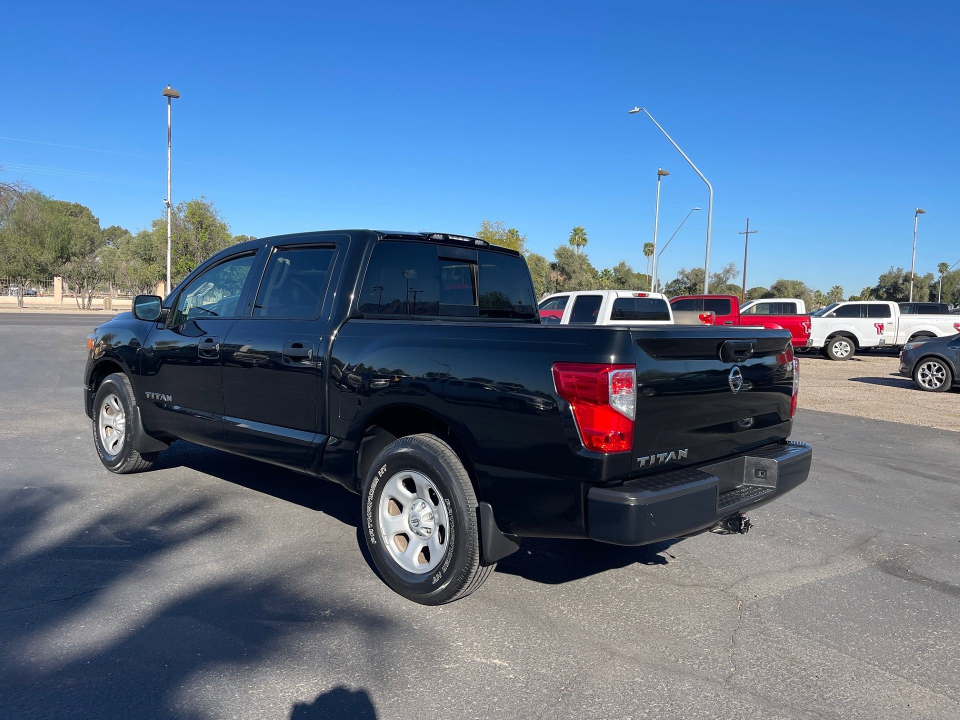 Used 2019 Nissan Titan S RWD image 3