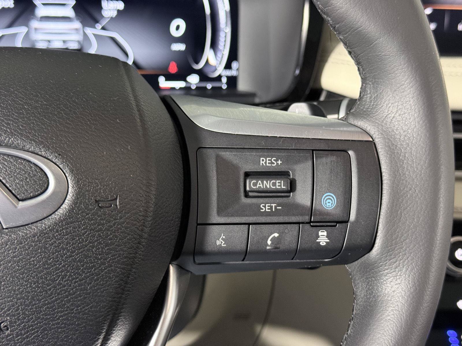 Certified 2023 INFINITI QX60 Luxe w/ Cargo Package AWD/4WD image 11