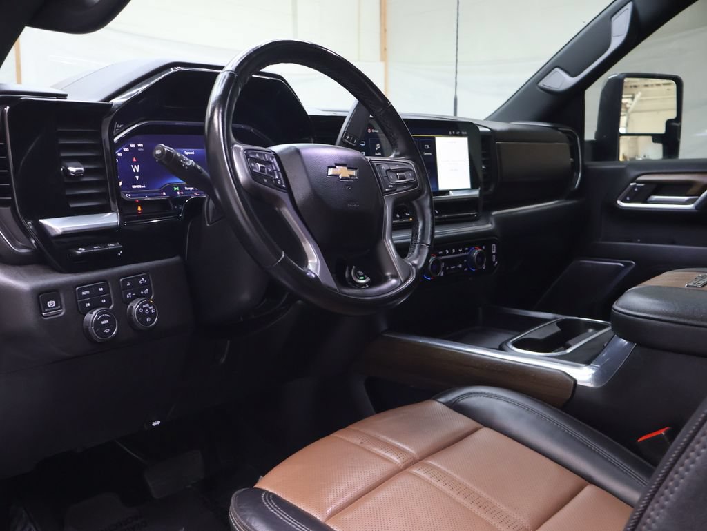 Used 2024 Chevrolet Silverado 3500 High Country w/ High Country Premium Package AWD/4WD image 17