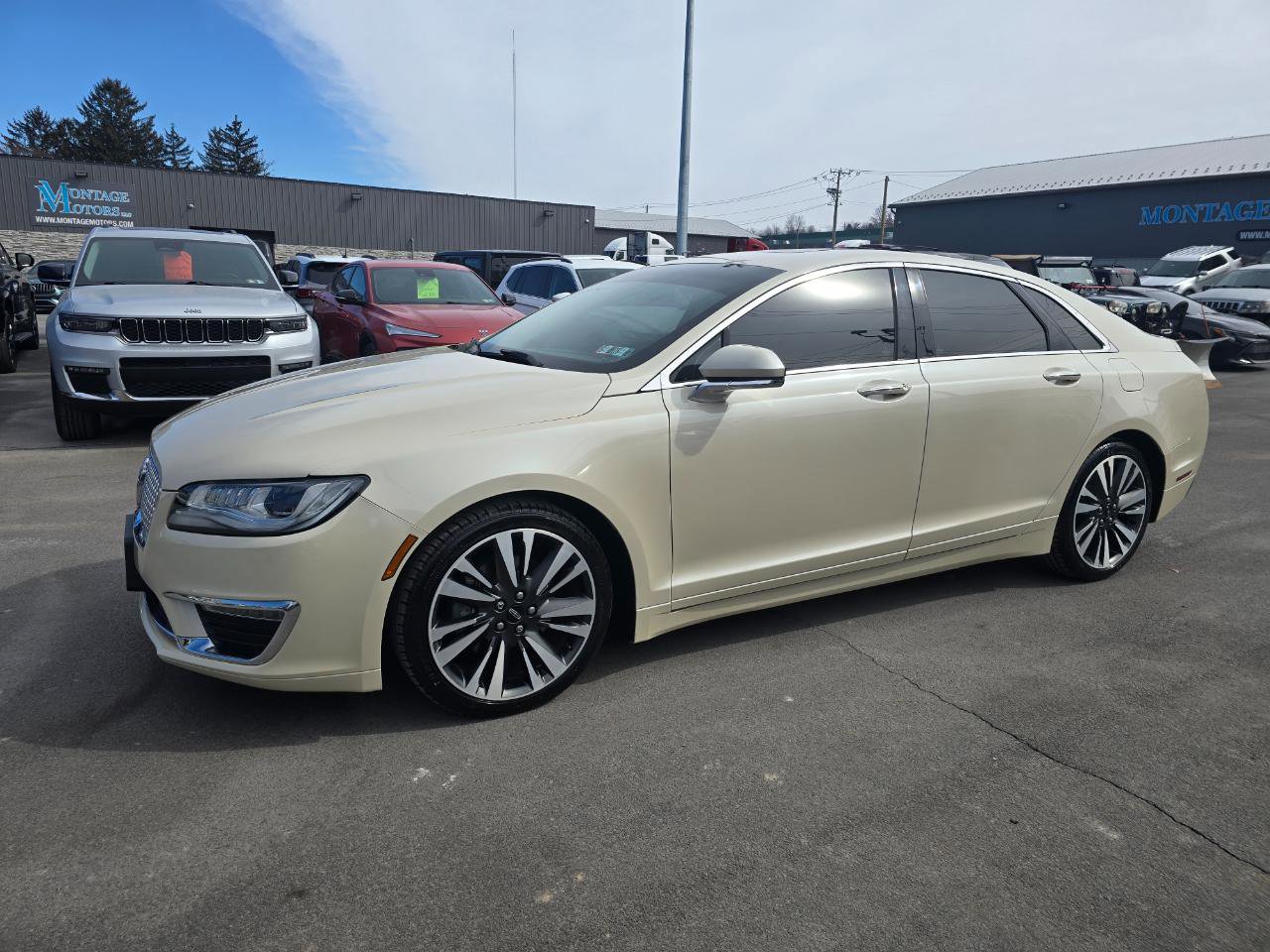 Used 2018 Lincoln MKZ Select w/ Select Plus Package AWD/4WD image 3