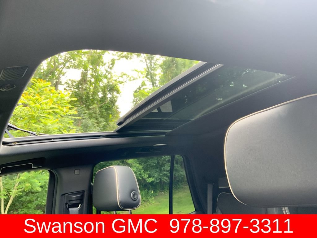 Used 2023 Chevrolet Tahoe Premier w/ Premium Package 2 AWD/4WD image 19