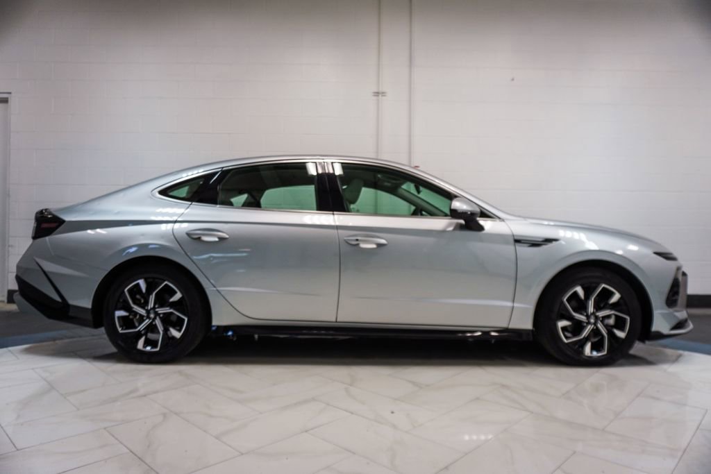 Used 2025 Hyundai Sonata SEL FWD image 38