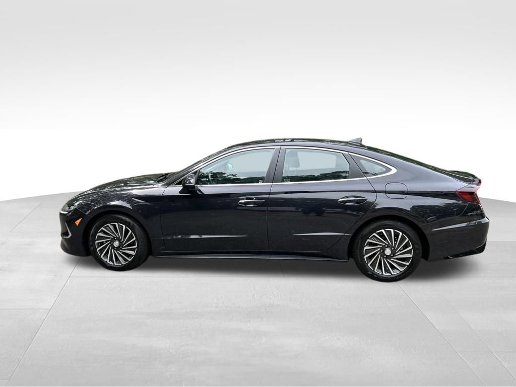 Used 2023 Hyundai Sonata SEL FWD image 2