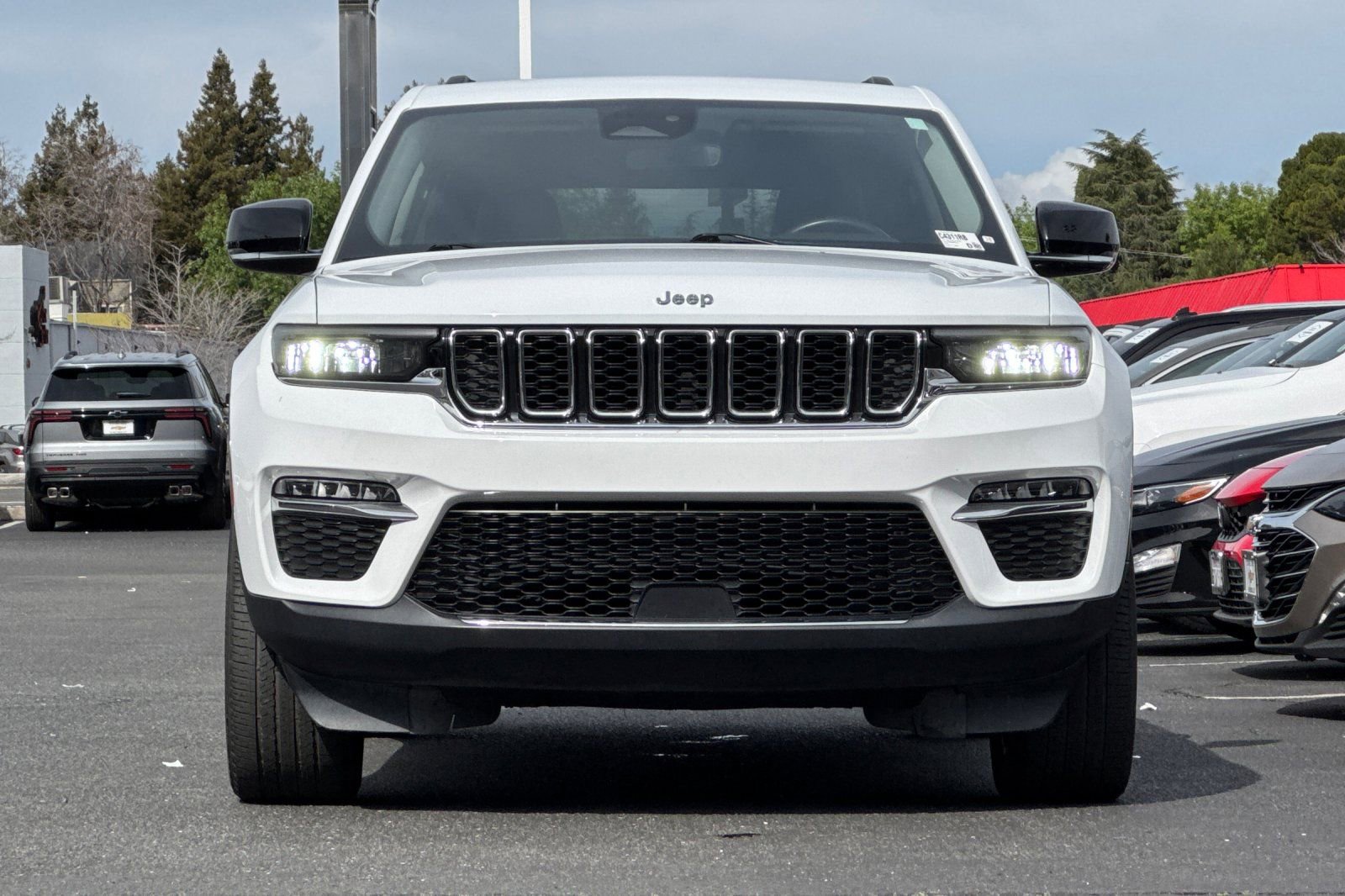 Used 2022 Jeep Grand Cherokee Limited image 10