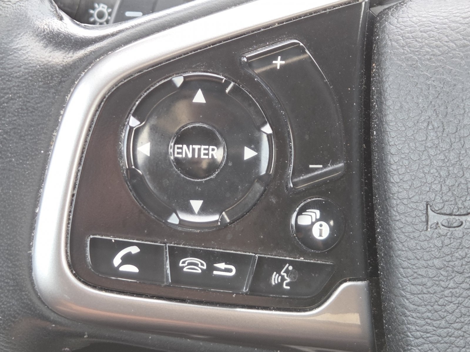 Used 2020 Honda CR-V Touring image 36