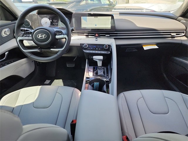 New 2025 Hyundai Elantra Limited image 11