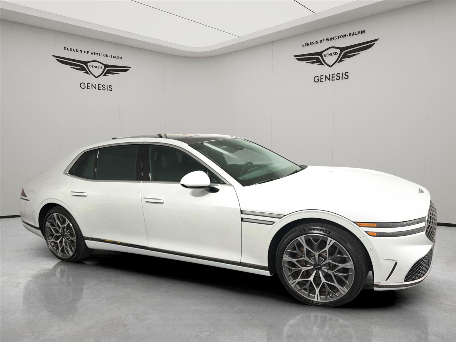 Used 2025 Genesis G90 3.5T AWD/4WD image 7