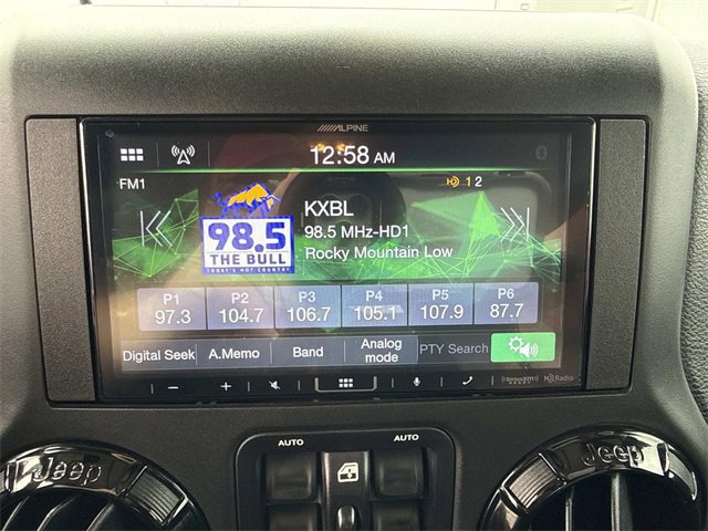 Used 2015 Jeep Wrangler Unlimited Sahara image 18