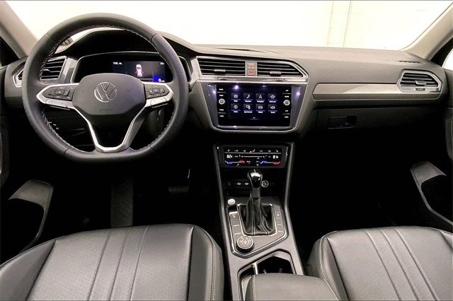 Used 2023 Volkswagen Tiguan SE image 15
