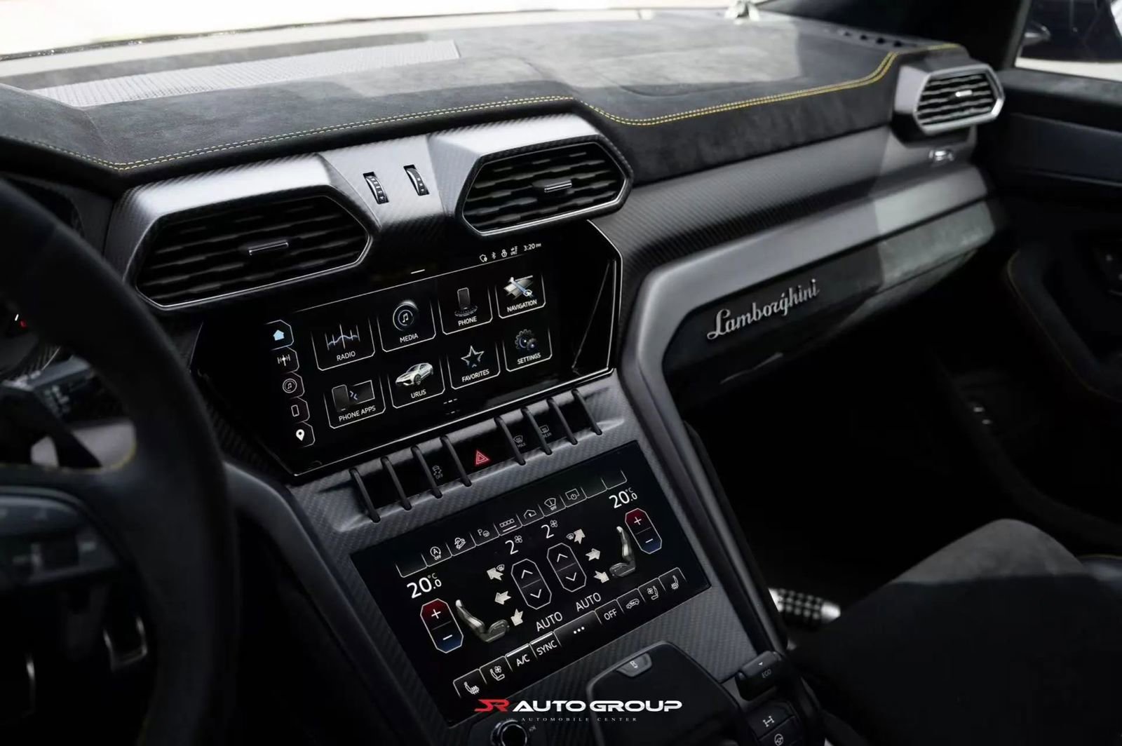Used 2023 Lamborghini Urus Performante AWD/4WD image 27