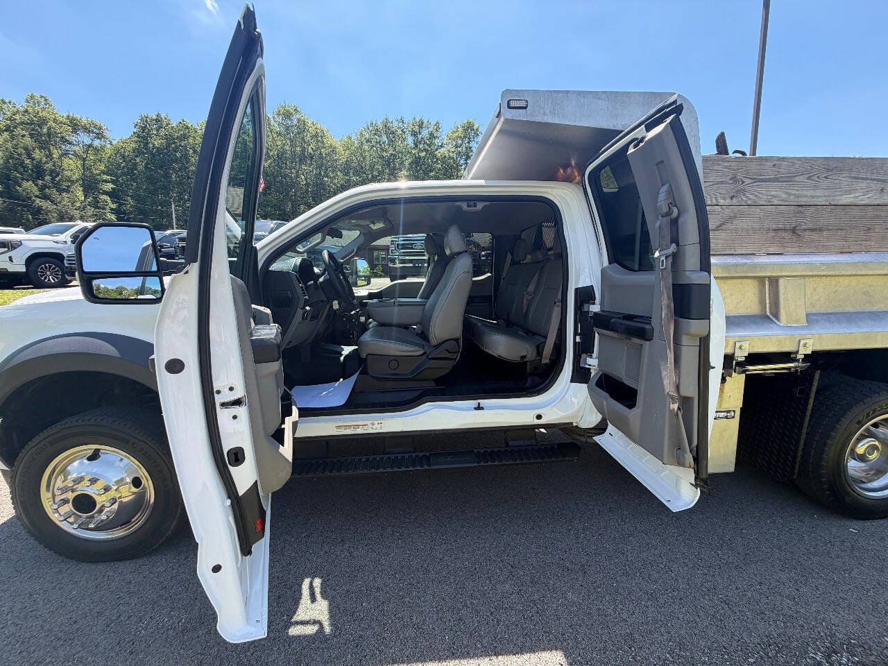 Used 2019 Ford F550 4x4 SuperCab Super Duty image 52