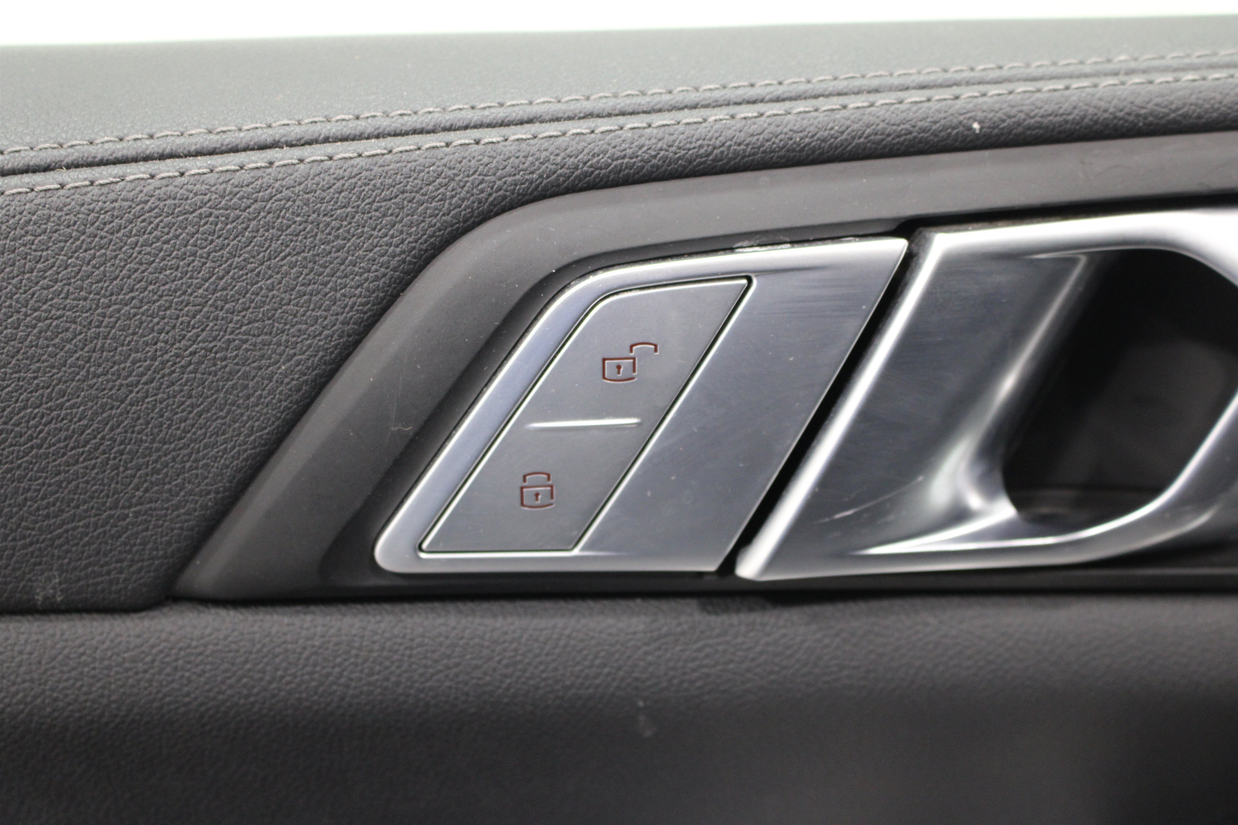 Used 2022 BMW X7 xDrive40i w/ Premium Package AWD/4WD image 8