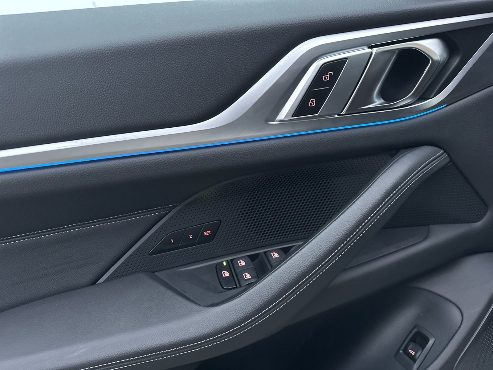 Used 2025 BMW i4 eDrive40 w/ Driving Assistance Package image 10