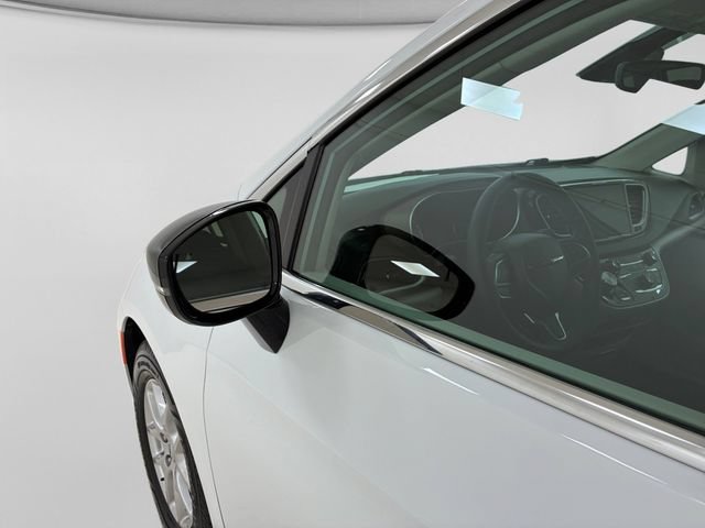 Used 2024 Chrysler Voyager LX FWD image 10