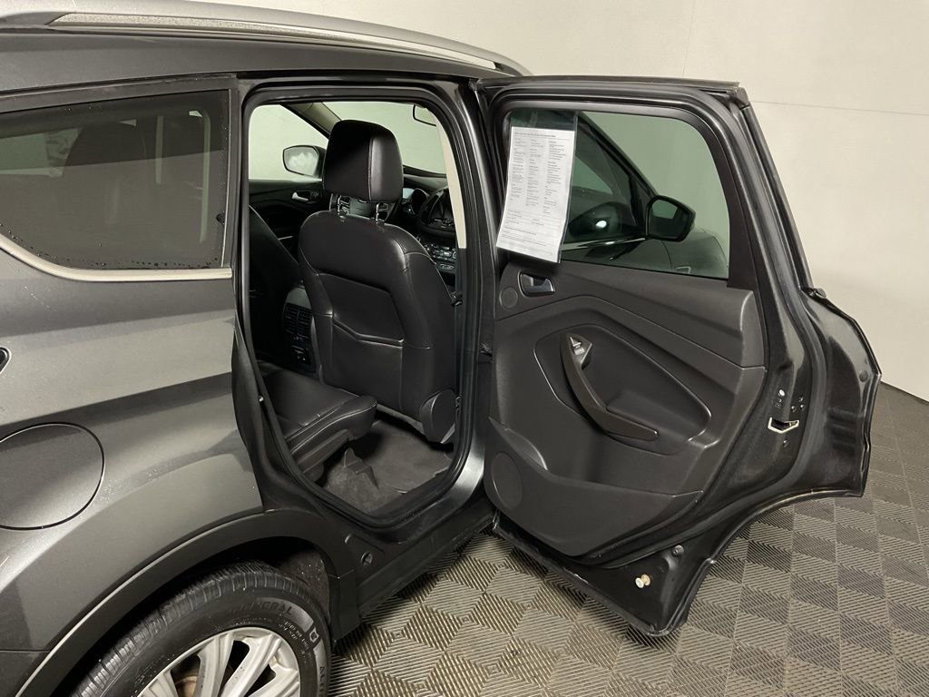 Used 2017 Ford Escape Titanium image 29