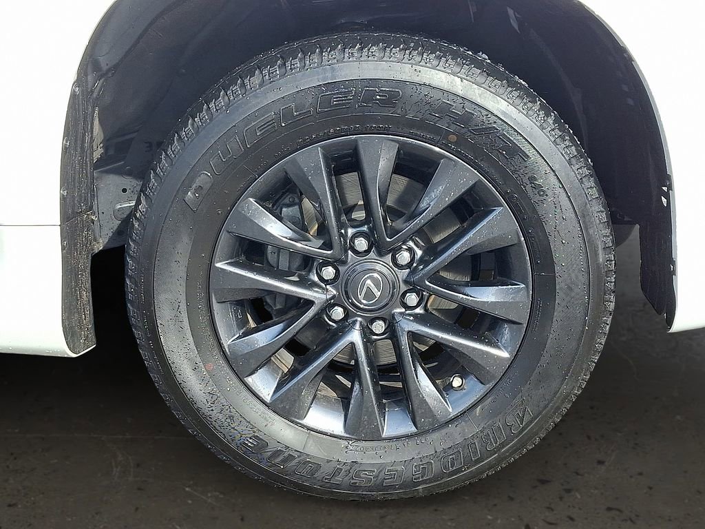 Used 2023 Lexus GX 460 Premium w/ Premium Package image 9