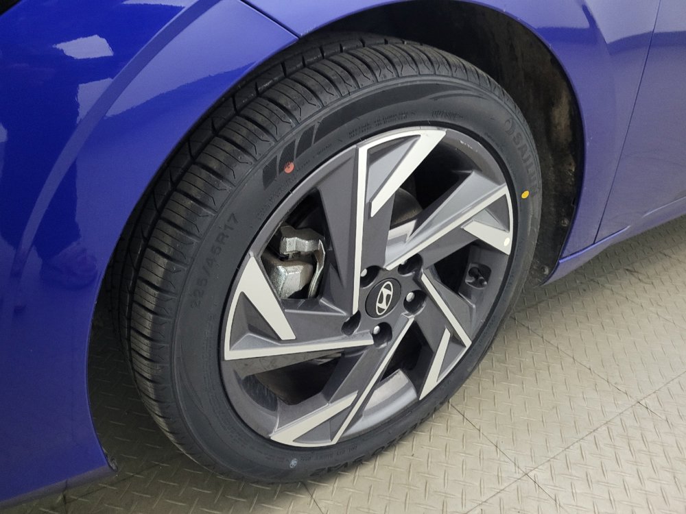 Used 2025 Hyundai Elantra Sport FWD image 31