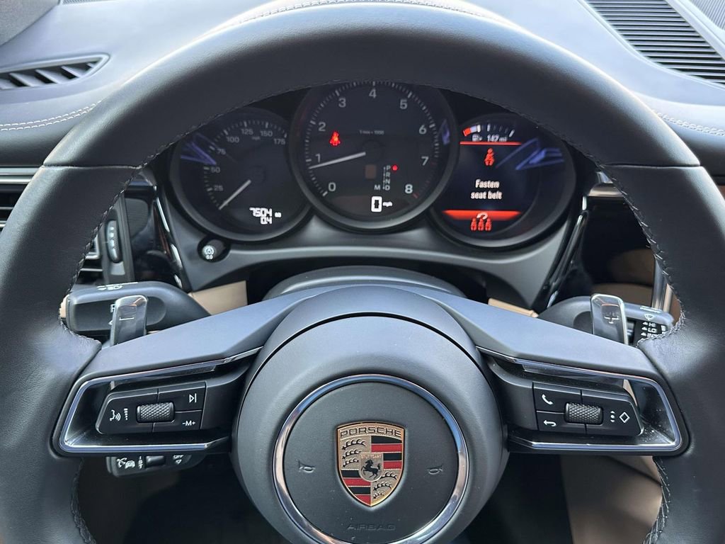 Certified 2025 Porsche Macan image 19