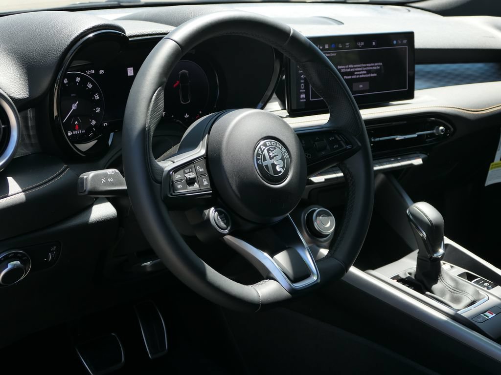 Used 2025 Alfa Romeo Tonale w/ Premium Package AWD/4WD image 9