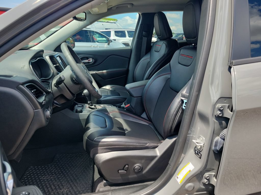 Used 2023 Jeep Cherokee Trailhawk AWD/4WD image 18