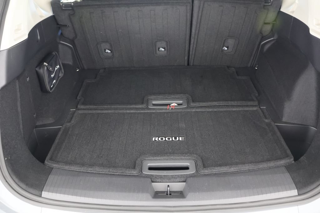 Used 2025 Nissan Rogue SL FWD image 20