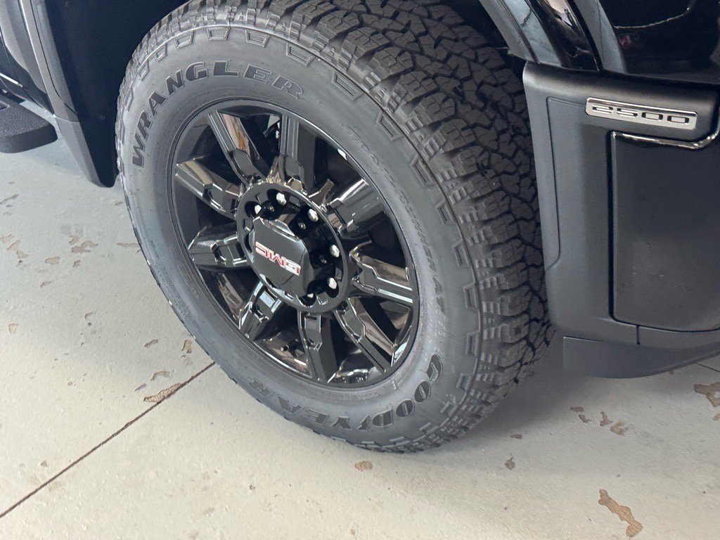 New 2025 GMC Sierra 2500 AT4 w/ AT4 Premium Plus Package image 4