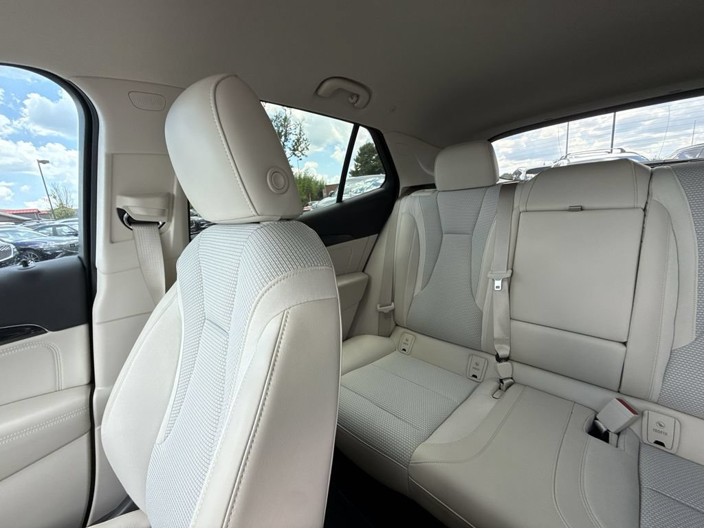 Used 2023 Buick Envision Preferred AWD/4WD image 12