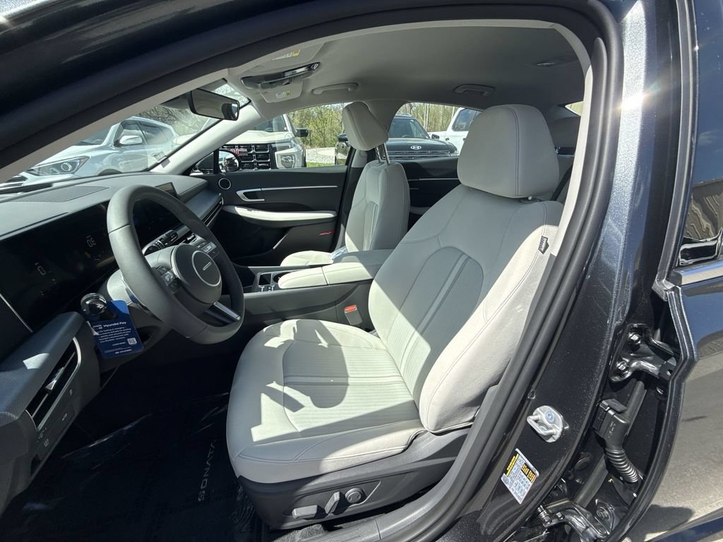 New 2026 Hyundai Sonata SEL FWD image 11