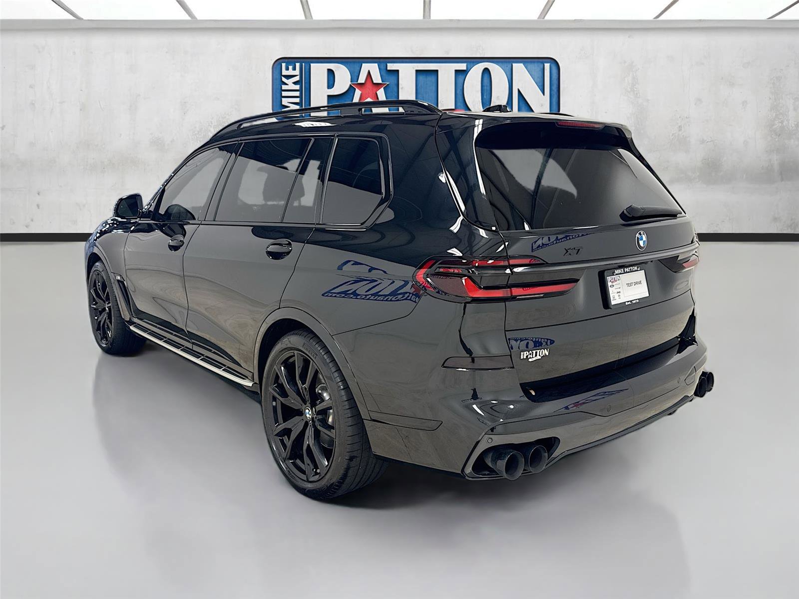 Used 2024 BMW X7 xDrive40i w/ M Sport Package image 5