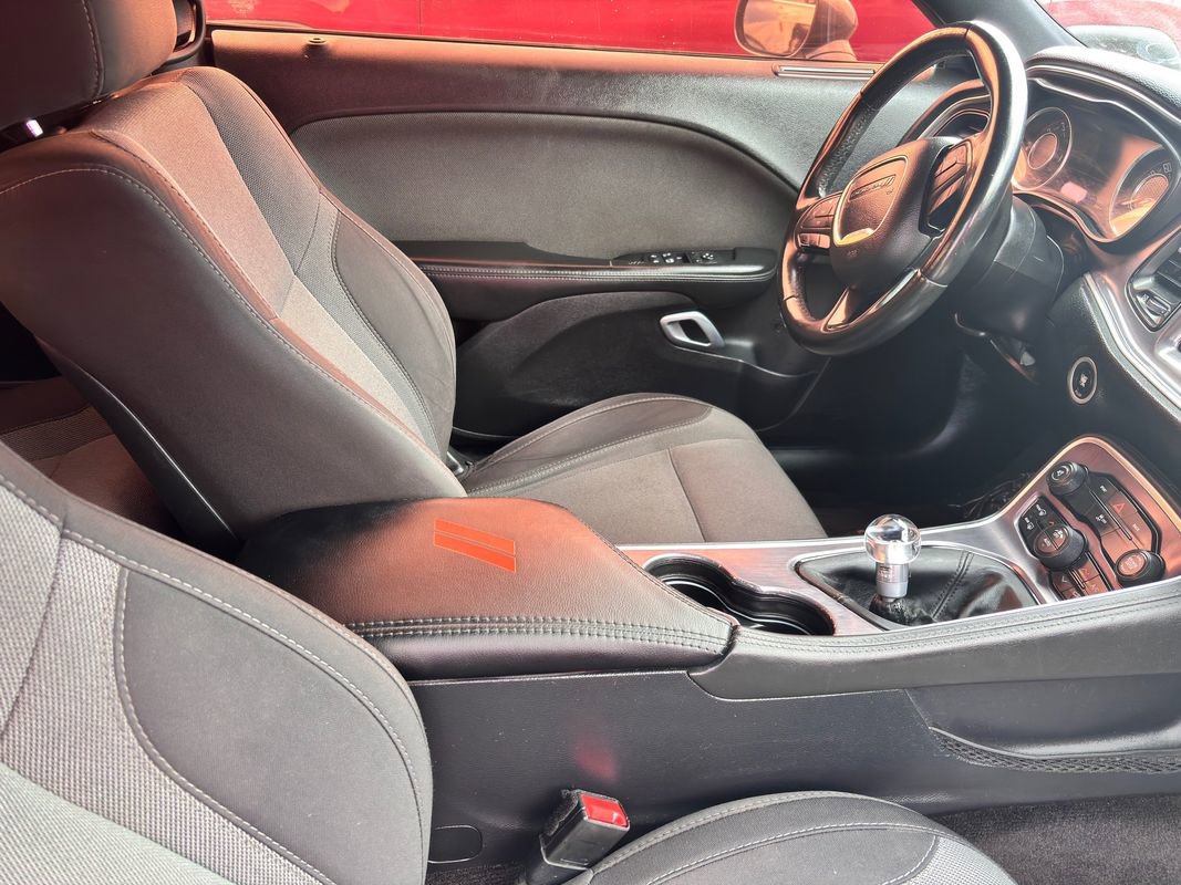 Used 2016 Dodge Challenger R/T image 39