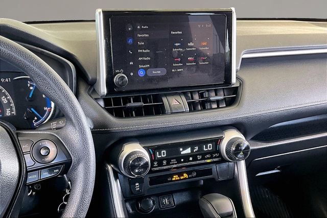 Used 2025 Toyota RAV4 LE AWD/4WD image 9