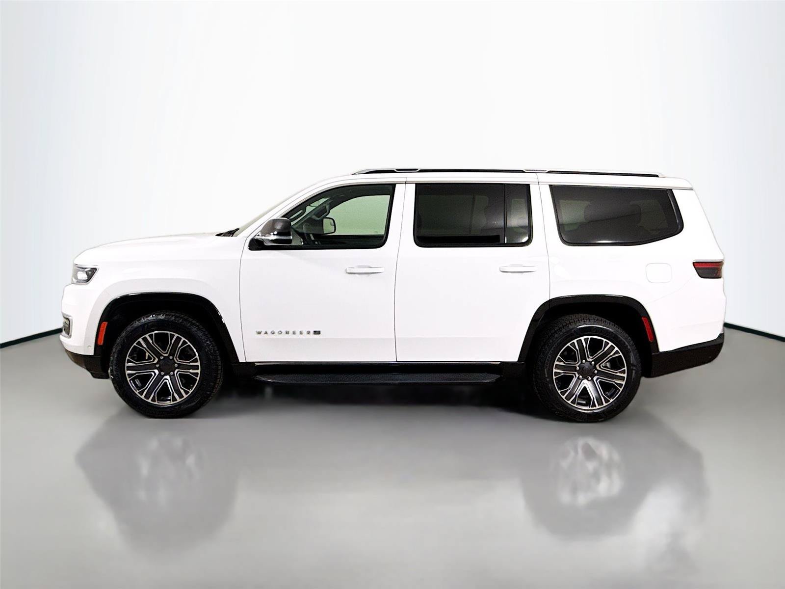 Used 2024 Jeep Wagoneer Series II AWD/4WD image 8