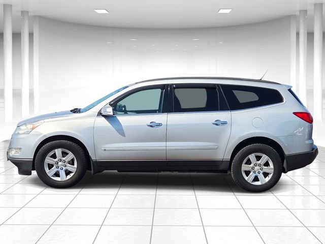 Used 2010 Chevrolet Traverse LT w/ Personal Connectivity Package FWD image 2