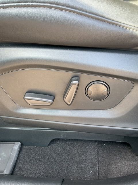 Used 2024 Ford Explorer XLT w/ Equipment Group 202A image 27