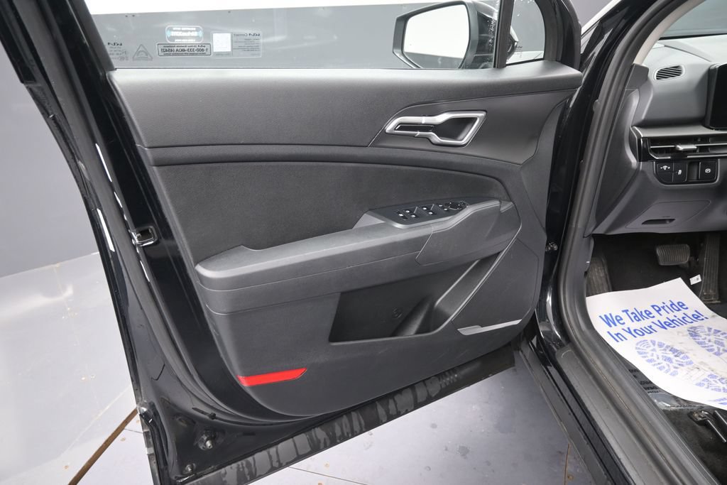 Used 2026 Kia Sportage LX FWD image 25