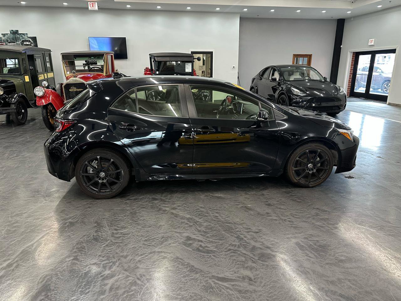 Used 2023 Toyota Corolla XSE image 4