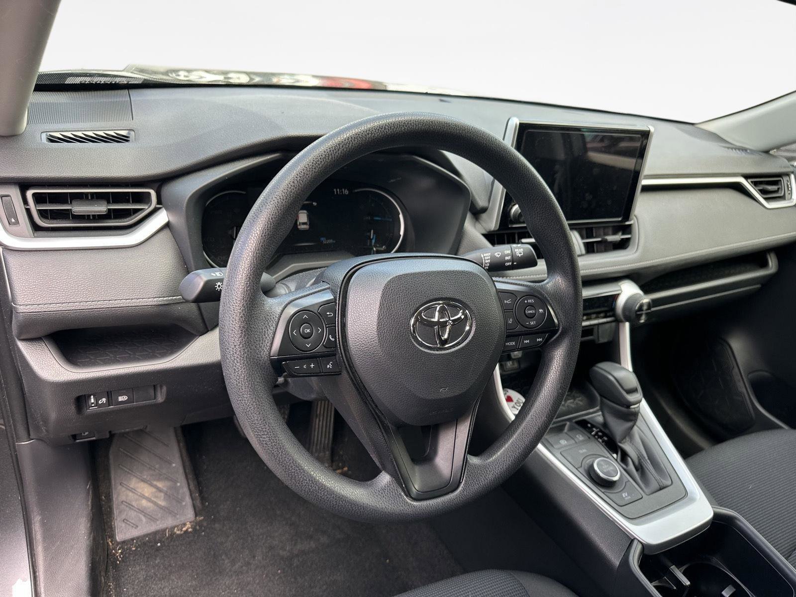 Certified 2025 Toyota RAV4 LE AWD/4WD image 10