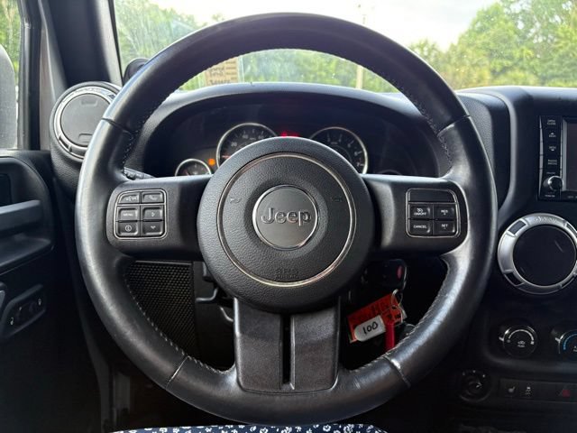 Used 2012 Jeep Wrangler Unlimited Sahara w/ Connectivity Group AWD/4WD image 12