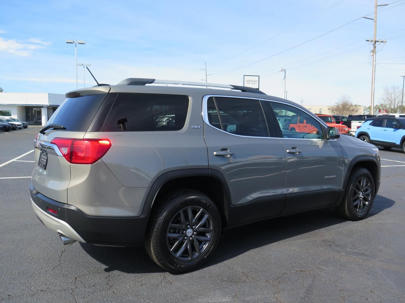 Used 2019 GMC Acadia SLT image 3