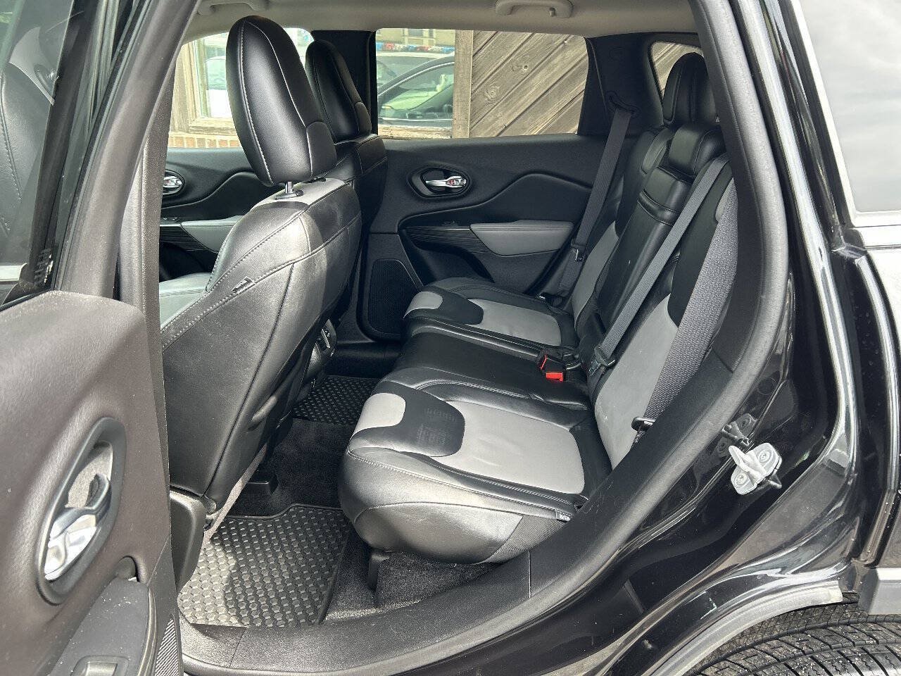 Used 2014 Jeep Cherokee Limited FWD image 16