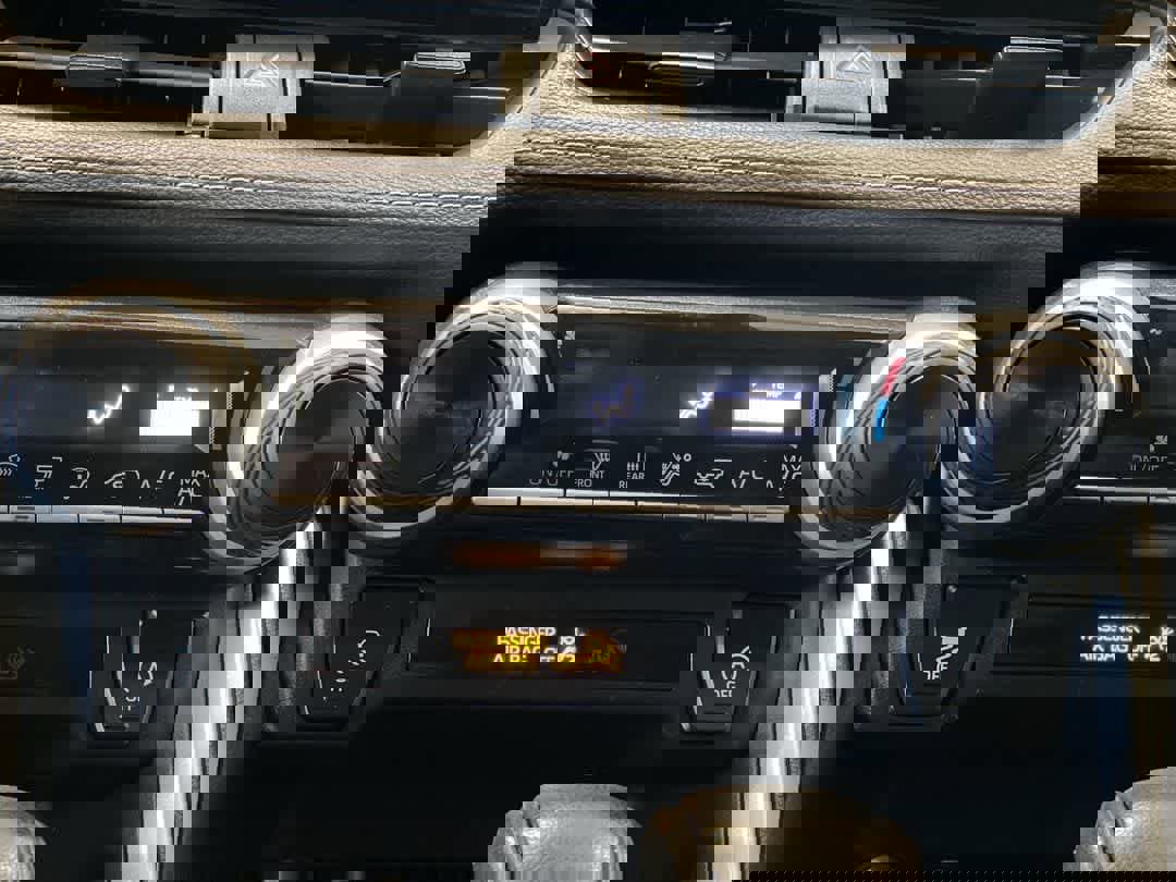 Used 2021 Toyota RAV4 LE image 21