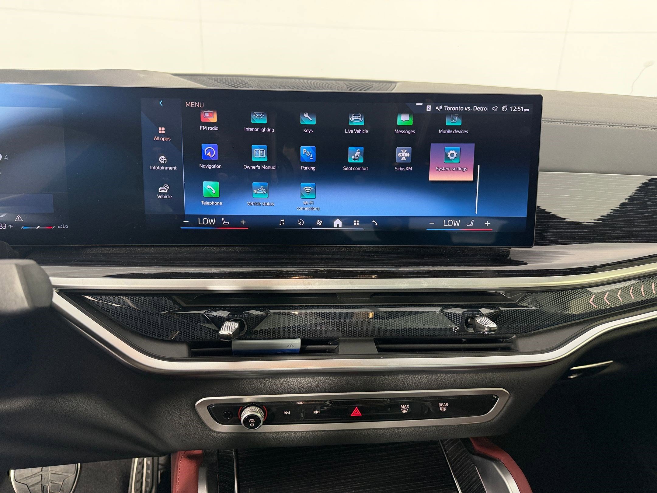 Used 2025 BMW X6 xDrive40i w/ Parking Assistance Package AWD/4WD image 22