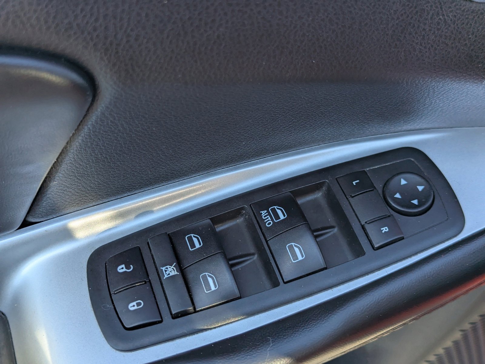 Used 2018 Dodge Journey SXT w/ Connectivity Group image 18