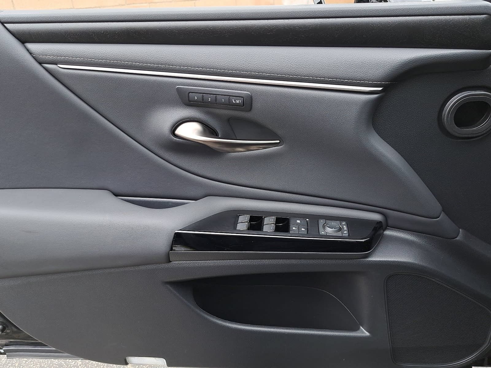 Used 2023 Lexus ES 350 w/ Premium Package FWD image 27
